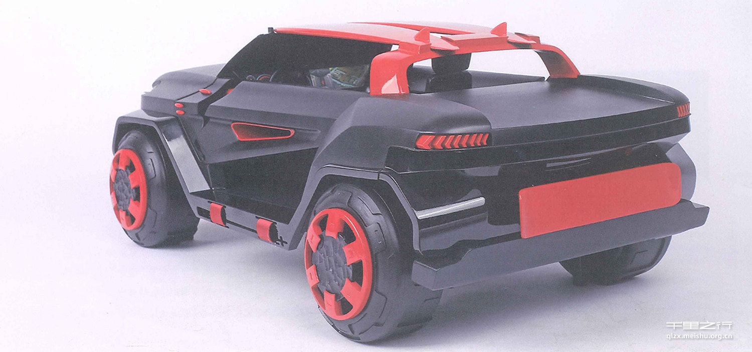 《多功能越野车》