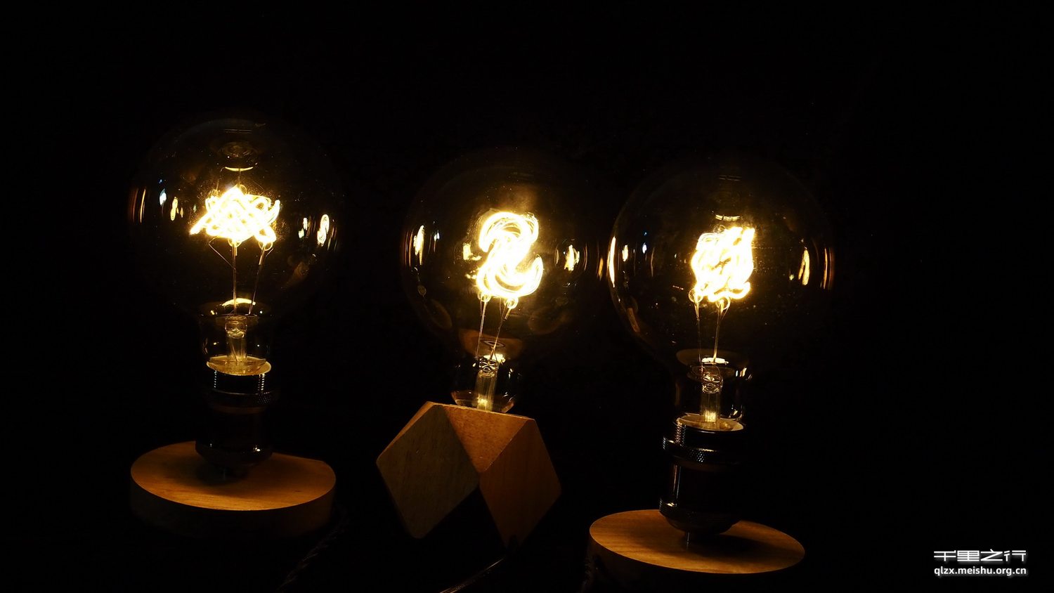 《&ldquo;渝都灯火&rdquo;重庆夜游文创设计》