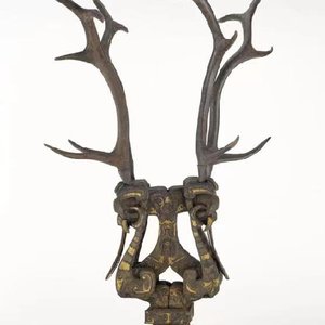 从楚式镇墓兽看楚人巫神崇拜