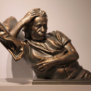 《爱因斯坦像》《铮铮》