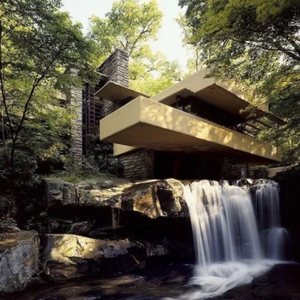 《流水别墅空间与图像中的自然元素》